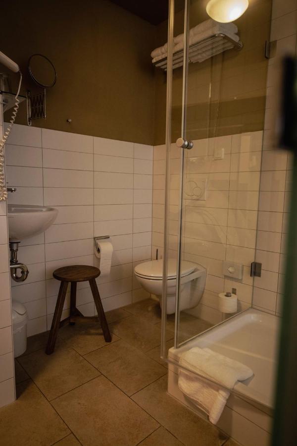 Kastanienhof Pfettrach Otel Altdorf  Dış mekan fotoğraf