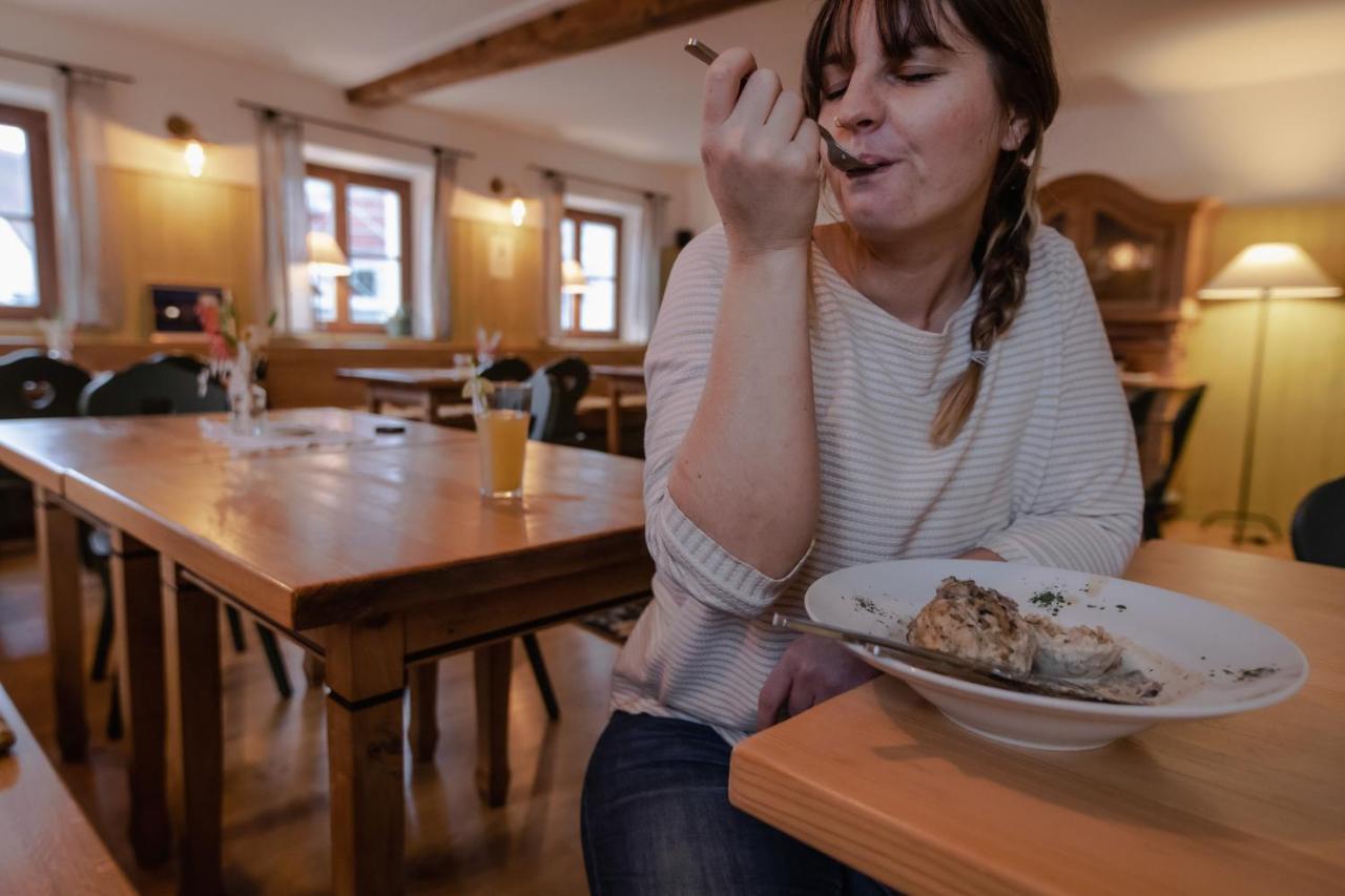 Kastanienhof Pfettrach Otel Altdorf  Dış mekan fotoğraf