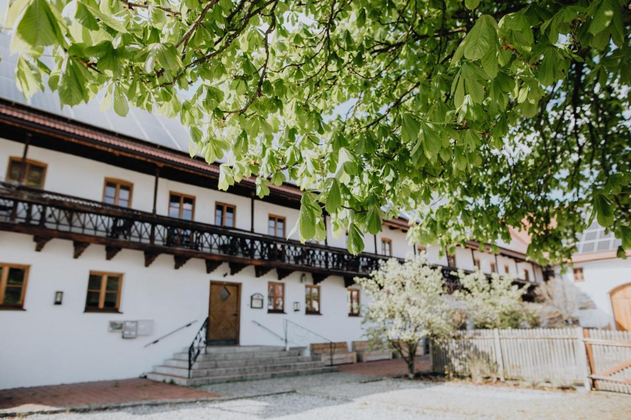 Kastanienhof Pfettrach Otel Altdorf  Dış mekan fotoğraf